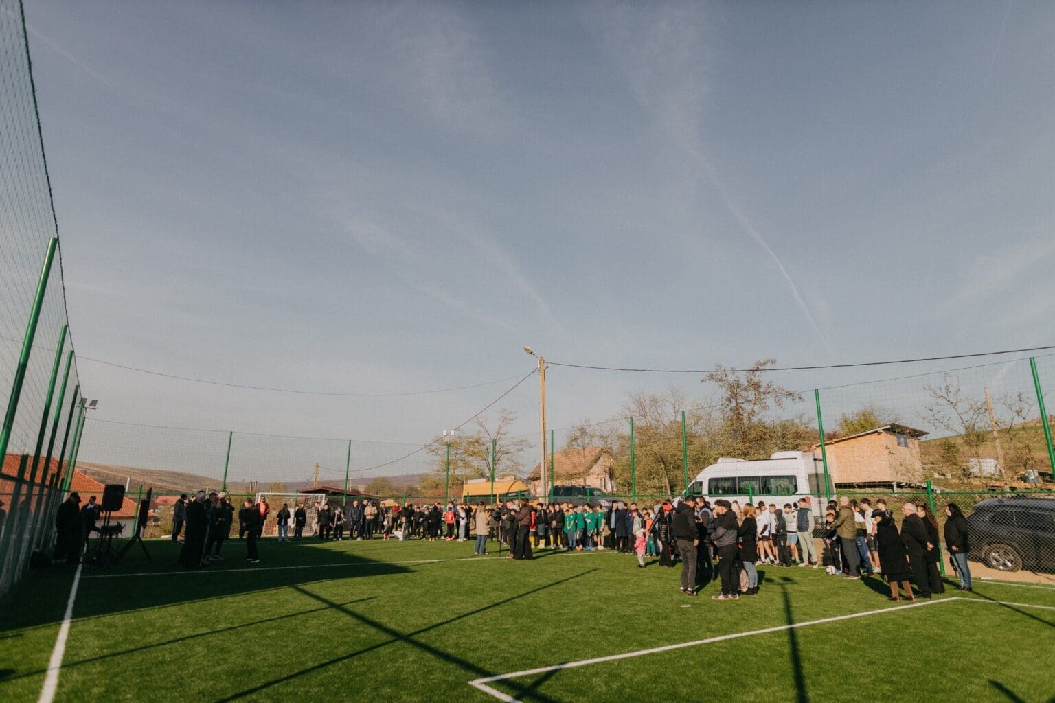 Inaugurarea terenului sintetic – comunitatea Ploscoș reunită